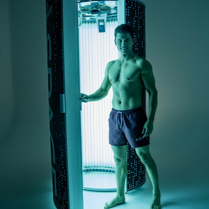 Вертикальный солярий-коллагенарий Fire Sun Space