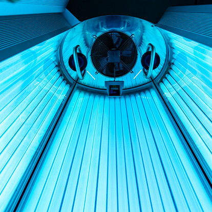 Вертикальный солярий-коллагенарий Fire Sun Space